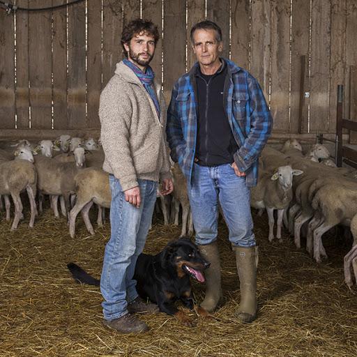 Arnaud Cochon - Eric et Paul 58 et 31 ans. Élevage ovin (Ariège)- série  La terre en héritage